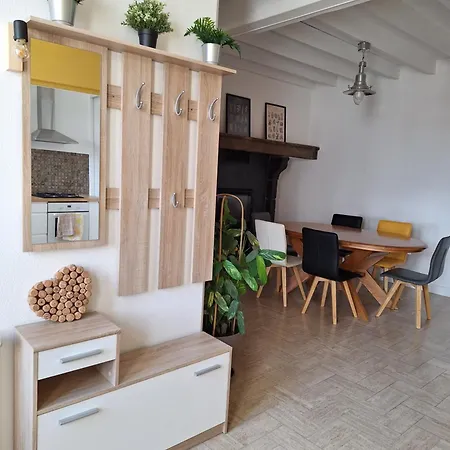 La Cabane De Charlie * Le Broc (Puy-de-Dome)