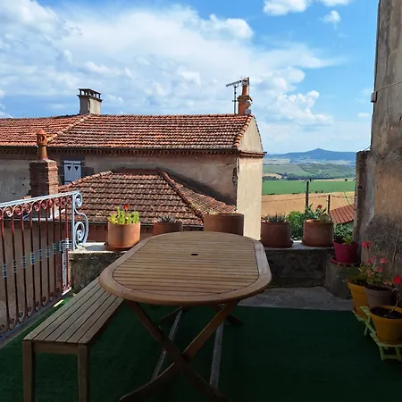 La Cabane De Charlie * Le Broc (Puy-de-Dome)